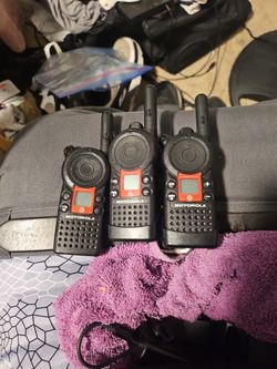 3 Uhf Motorola Talkabout Gs1810 Walkie Talkies 