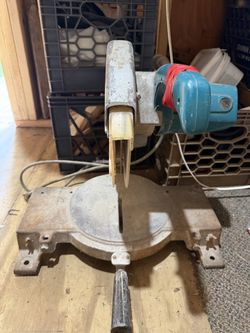 Chop saw  pavers  cutter blade on