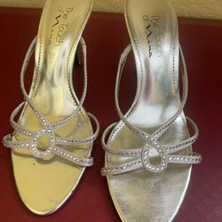 Ladies  Bling-ish Silver Shoes Sz 7-1/2  $8
