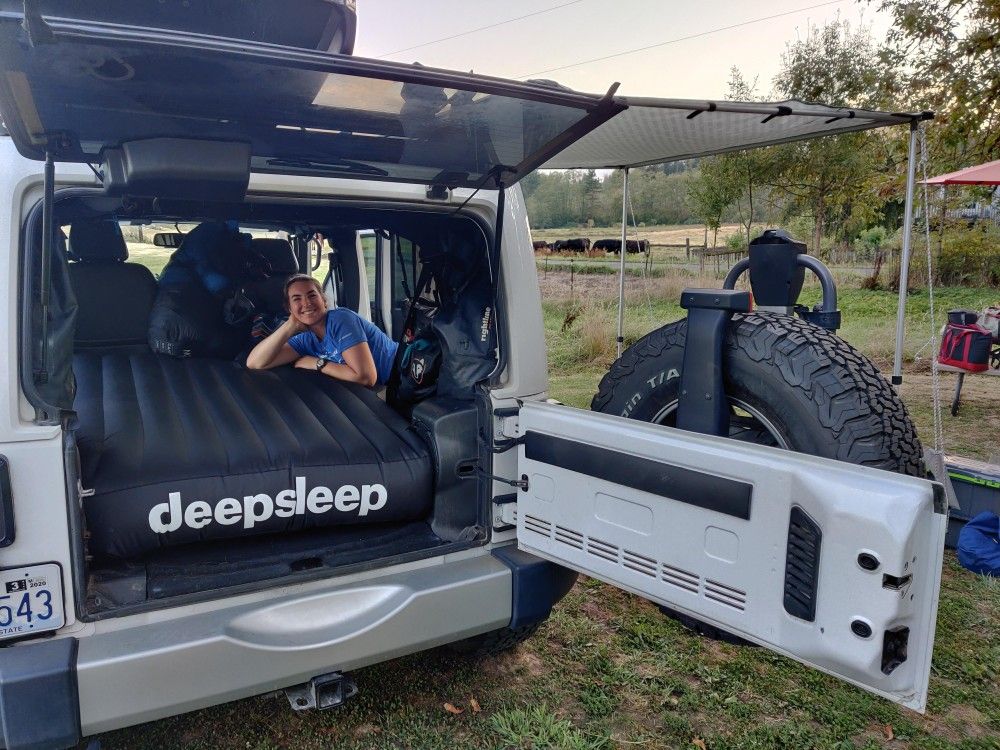 Deep Sleep 4 Jeeps - Inflatable deepsleep Bed with 12v Air Pump Custom and Storage Bag Fit For Jeep Wrangler JK 4 Door for Overlanding or Car Camping