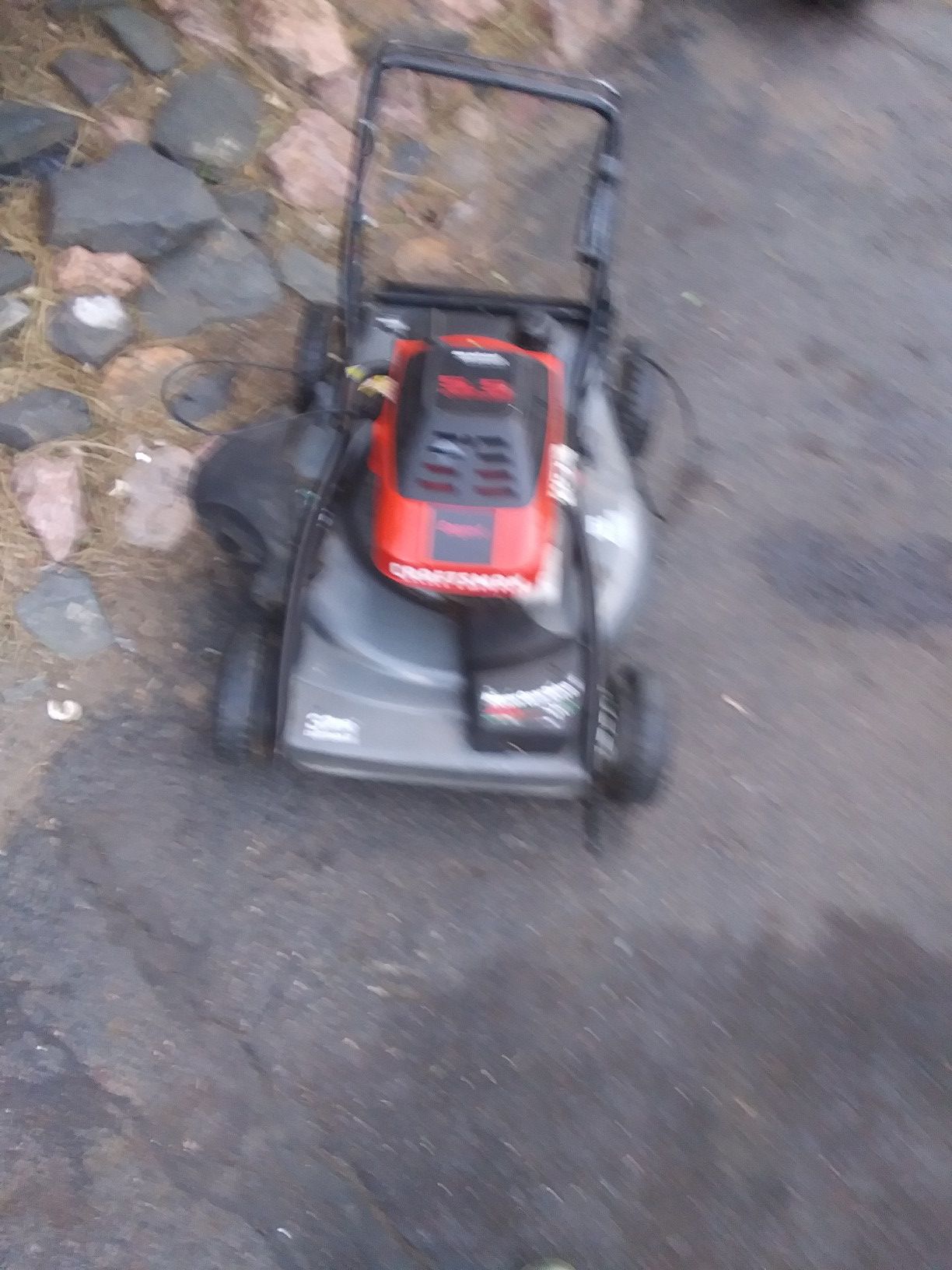 Craftsman 5.5 selfperpeled lawnmower with 2 bags