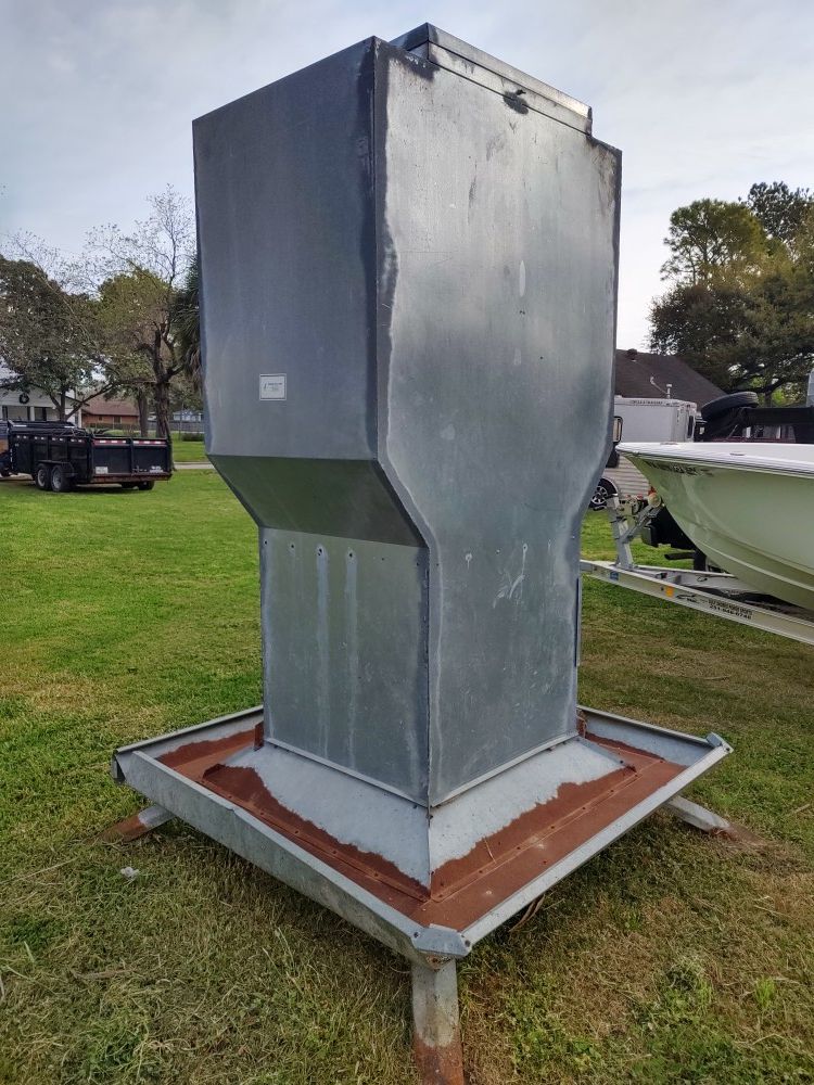Used Lamco Feeder 1200lbs Deer Feeder for Sale in Pasadena, TX OfferUp
