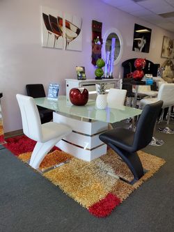 Down payment delivery free new dining table available financing