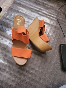 SIZE 9.5 CANDIES Orange Strappy Wooden 5" Heel Sandals 