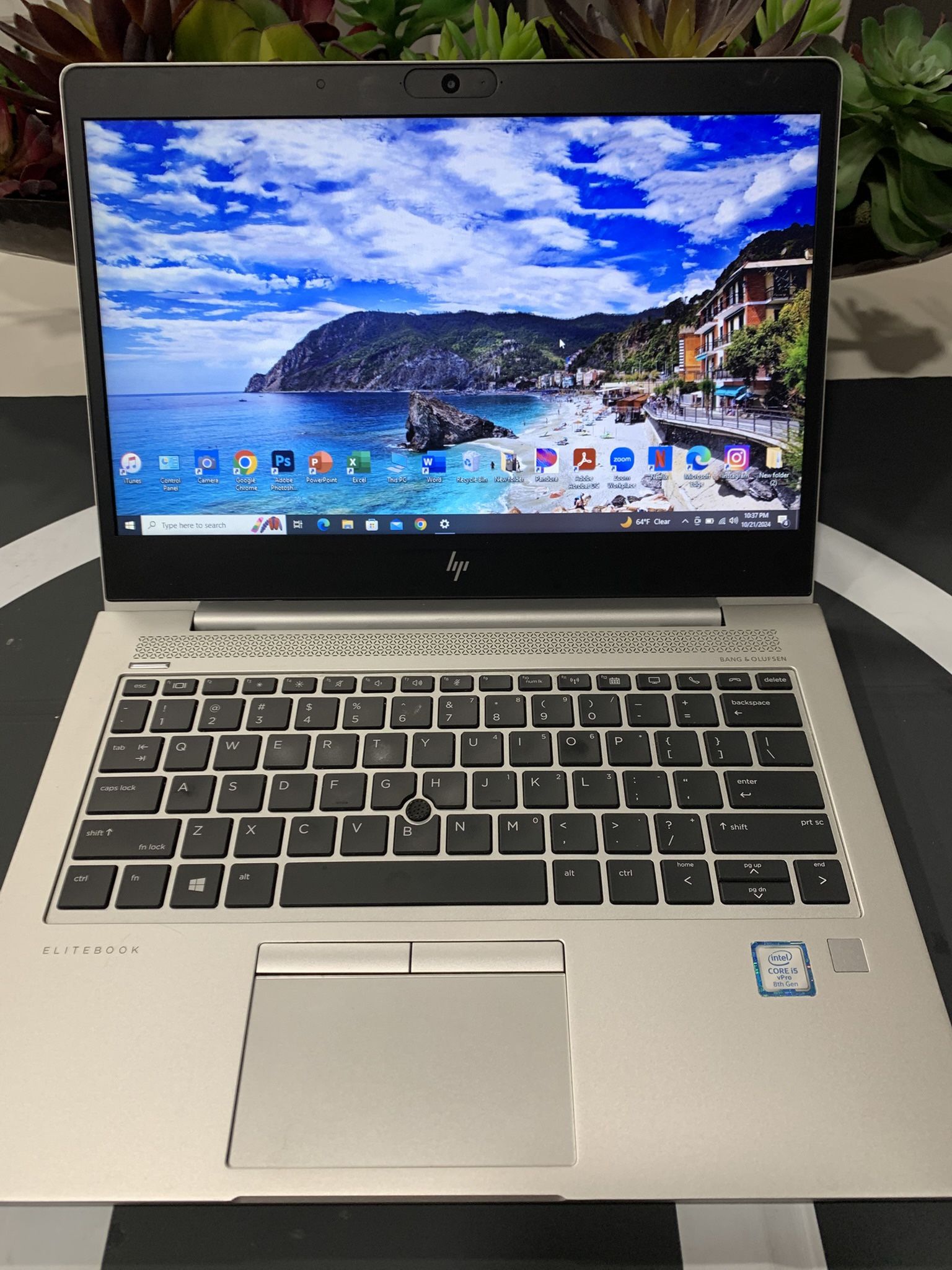i5…i5…i5… HP ÉLITEBOOK model # 850-G6 …8 GENERATION comes with BANG & OLUFSEN SOUND VERY CLEAR 128 GB SOLID STATE HARD DRIVE …( capacity ) 8.0 GB