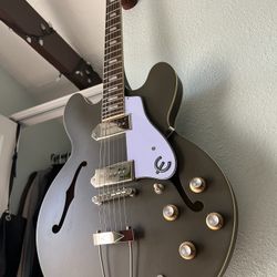 Epiphone Casino Hollow Body W/ Hardshell Case