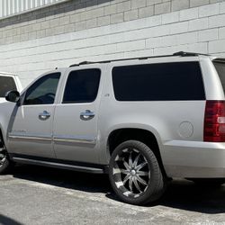 2007 Chevrolet Suburban (contact info removed)