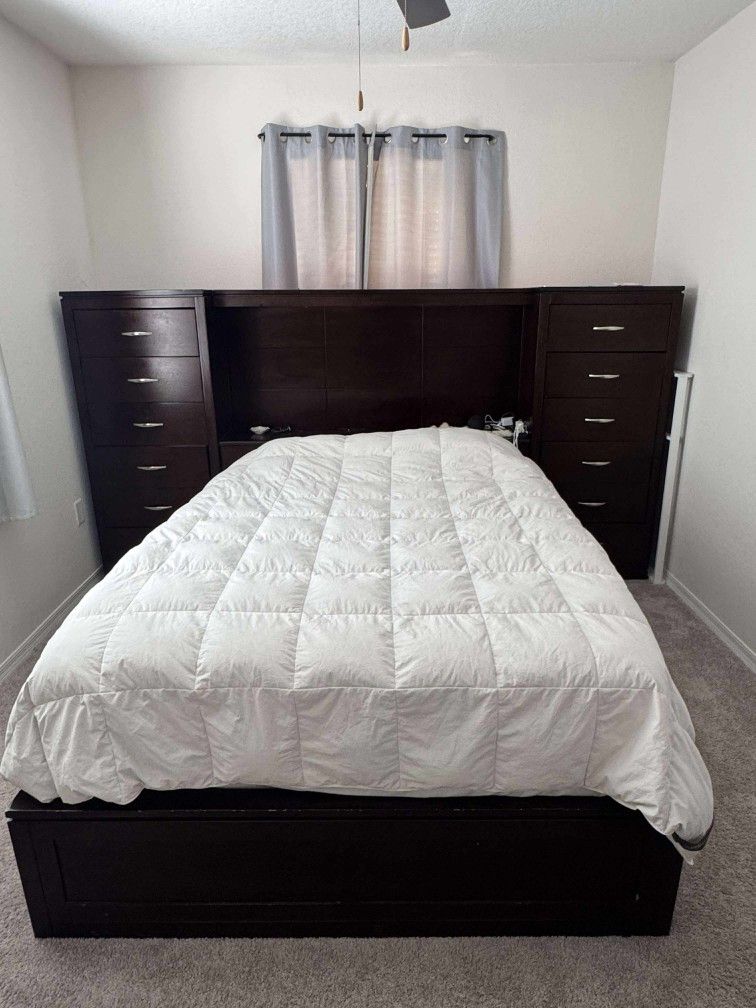 Queen Size Bed Room Set VERY NEGOTIABLE