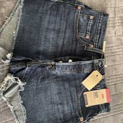 Women Levi’s Size 28