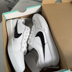 Nike SB Force 58 Premium Skate Shoe Size 5.5 Youth 