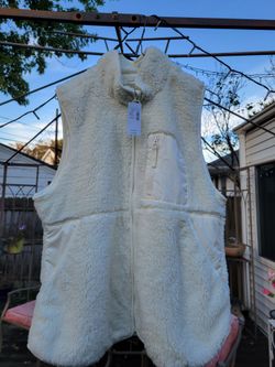 Sherpa fleece vest by Maurice's large