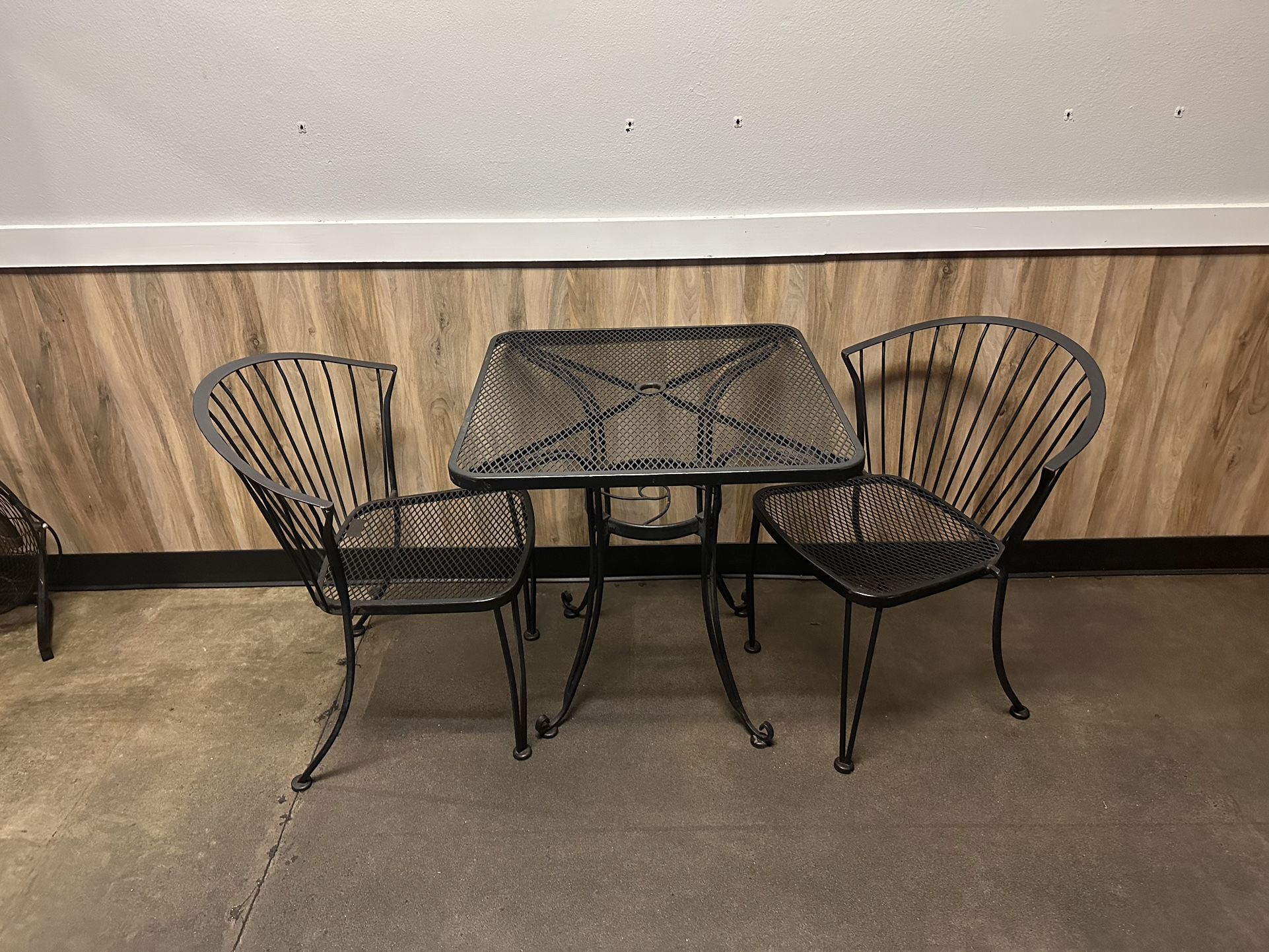 Outdoor Tables And Chairs