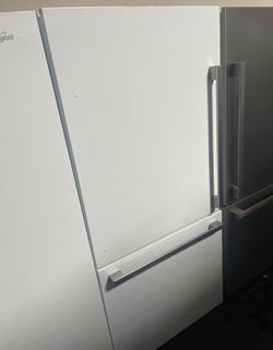 Hisense Bottom Freezer White Refrigerator Fridge
