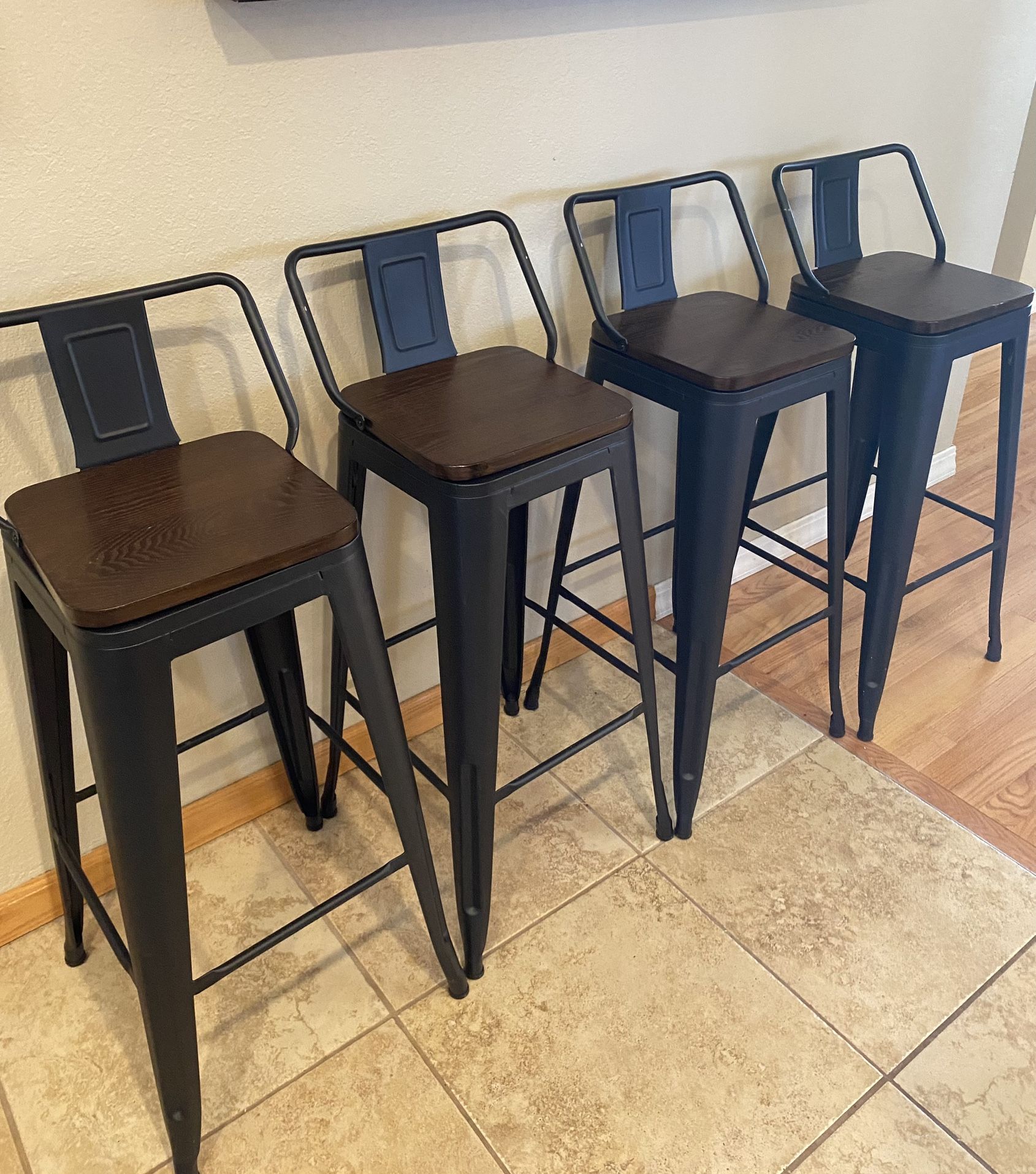 30” Metal Bar Stools Set Of 4 for Sale in WA OfferUp