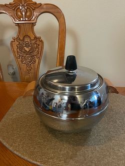 Vintage Penguin Hot And Cold Server