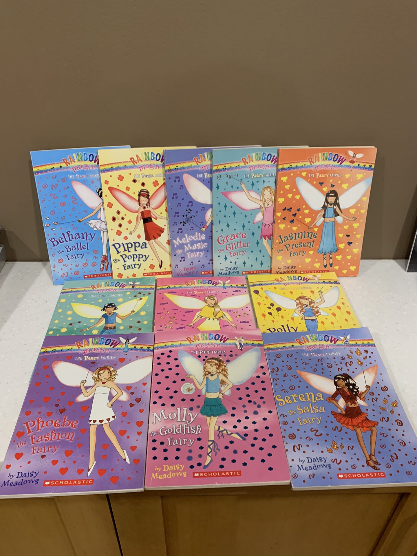 11 Rainbow Magic Fairies Books
