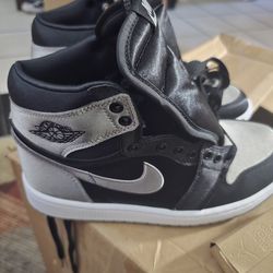 Air Jordan 1 Retro High OG Satin Shadow Size 7.5 Y or  5.5/6 men