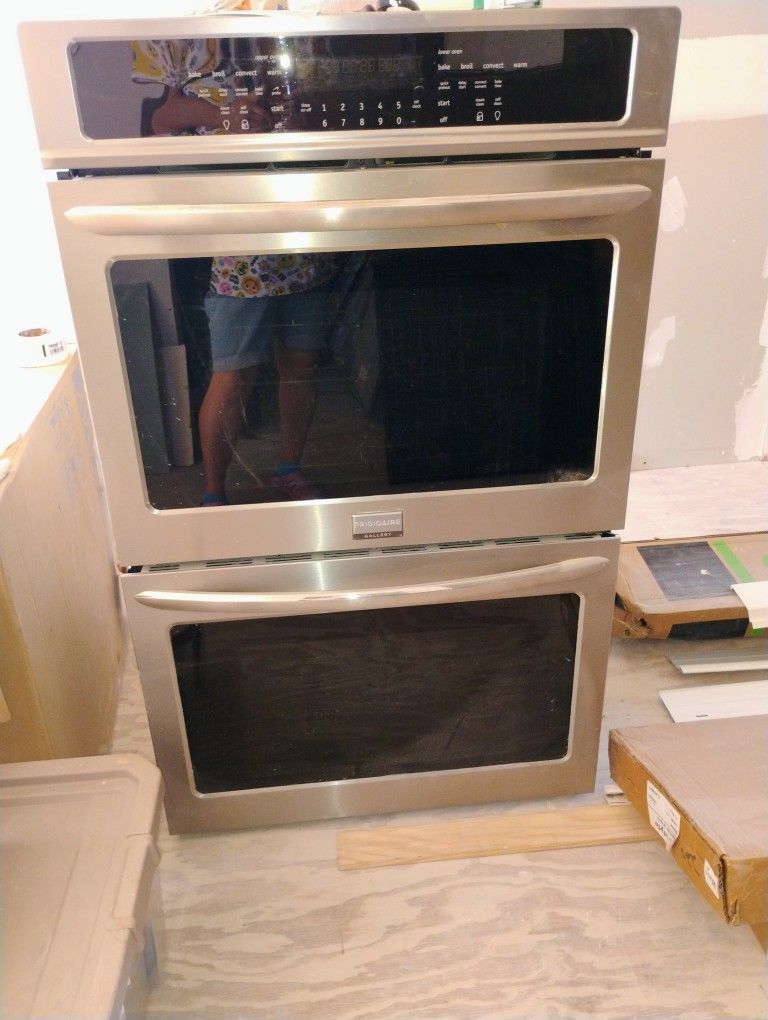 Double Oven , Many Features "30"