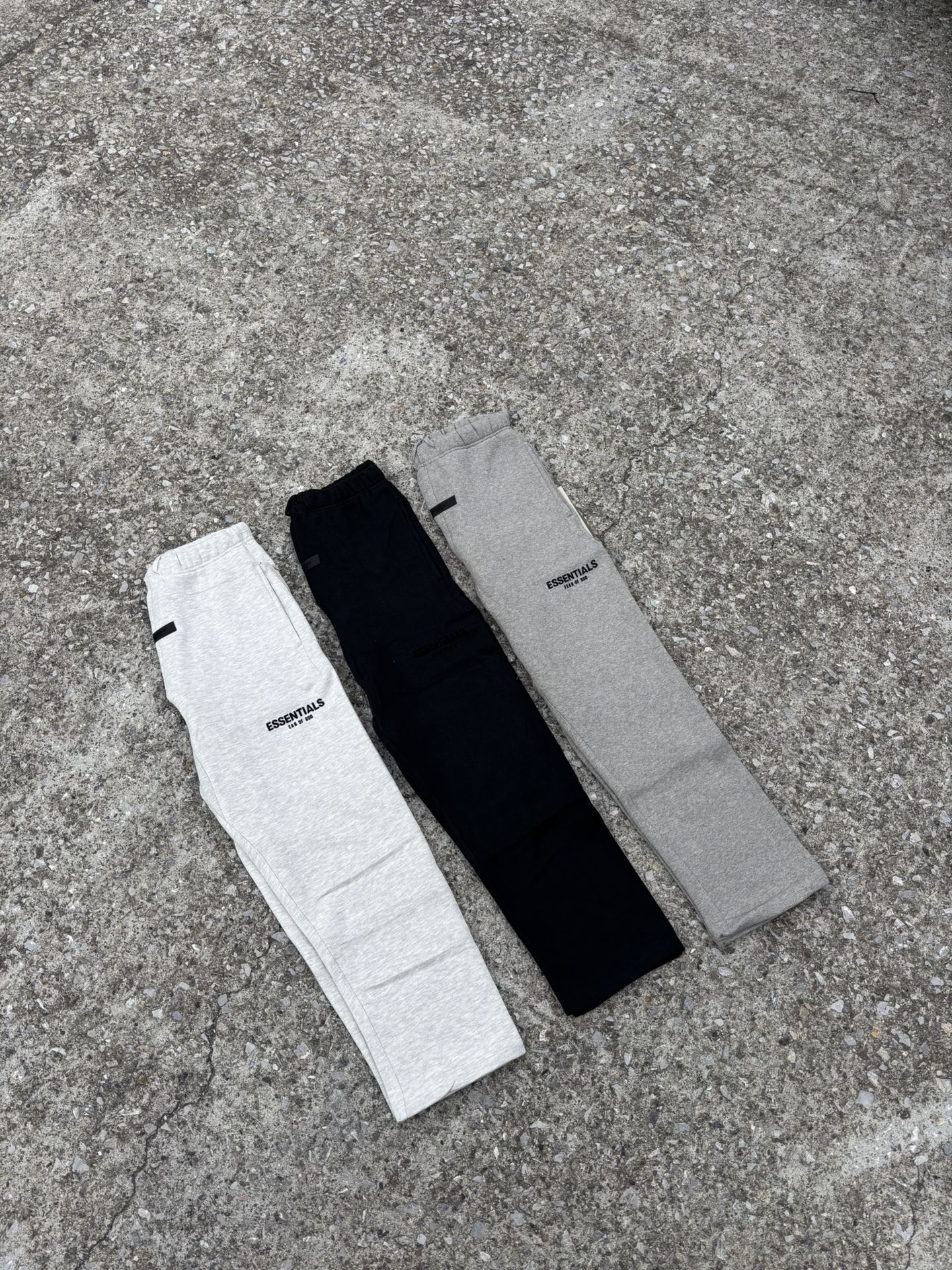 ESSENTIALS RELAXED PANTS