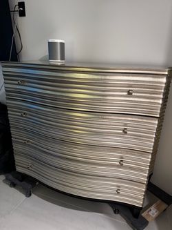 Dresser Bernhardt Higher- end metallic silver/ gold wave - front