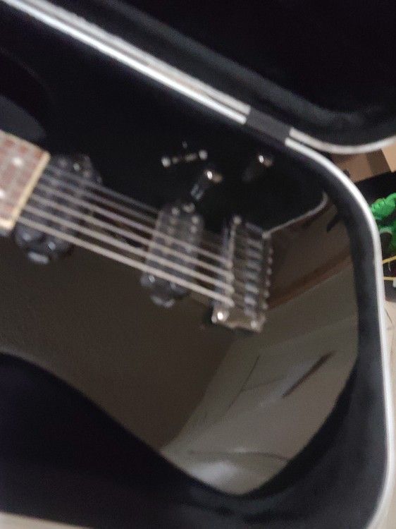 Ibanez Rg 7 String Guitar Bundle Line 6 Spider Case