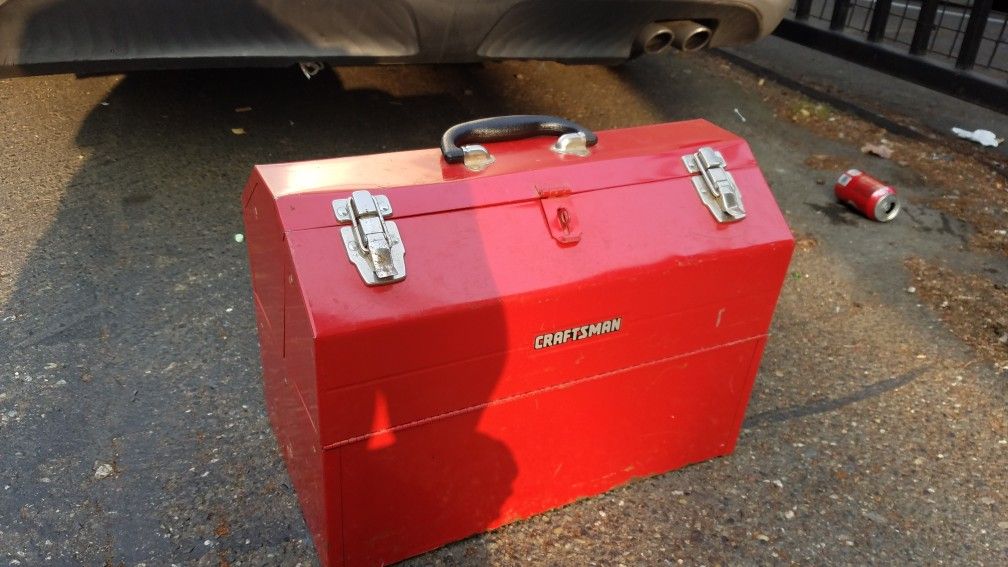 Craftsman 21" Steel Cantilever Red Handbox