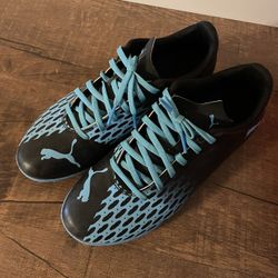 Puma Size 7 Shoes