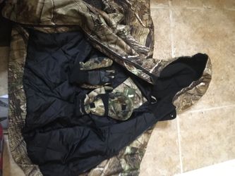 Field and stream medium hunting coat..