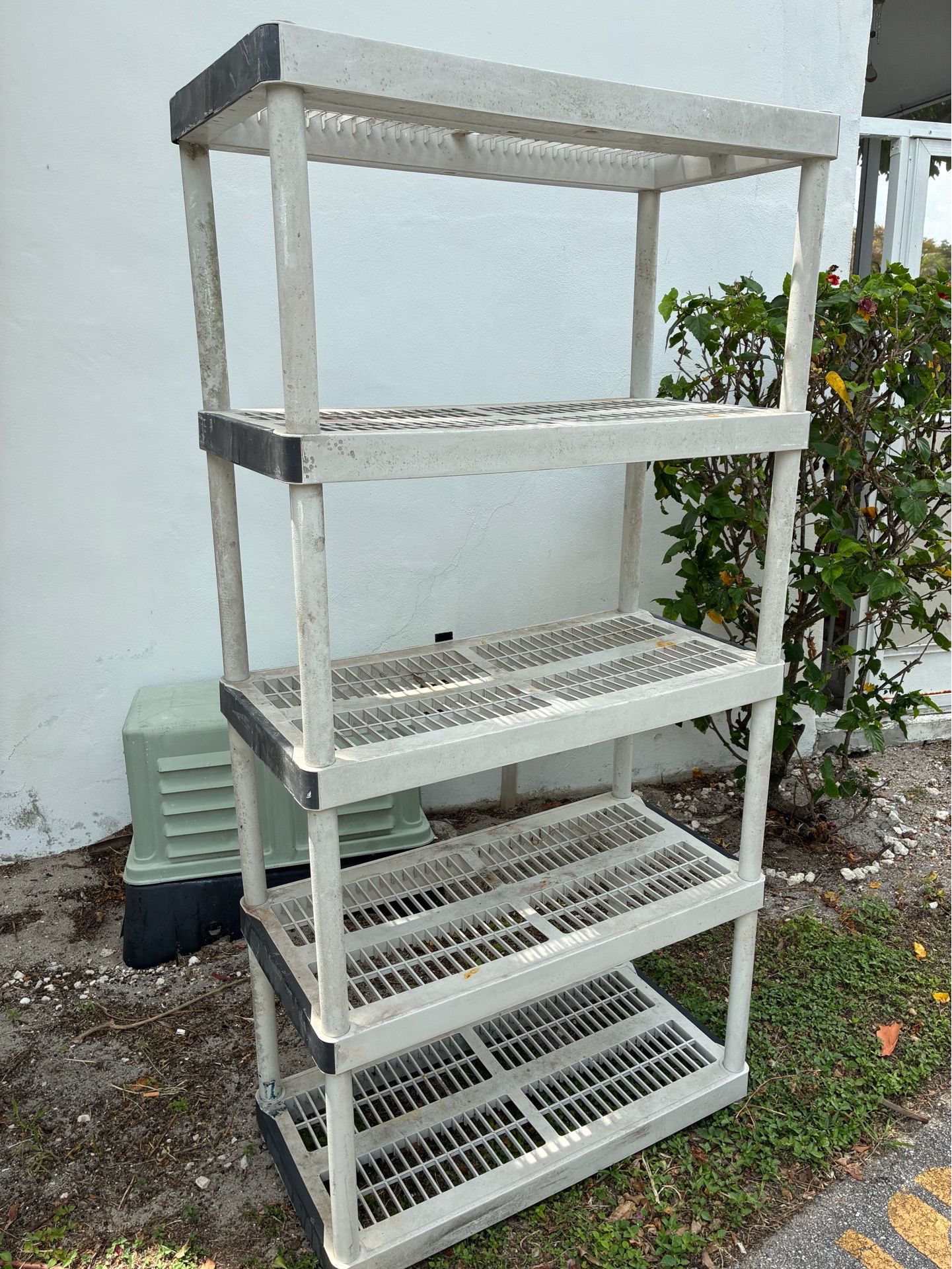 Storage rack