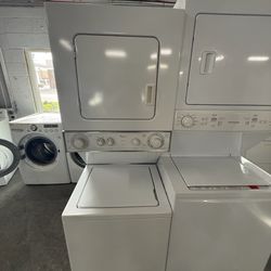Whirlpool Stackable Washer And Dryer “24 