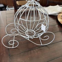 Carriages 13.5 inx13.5 in