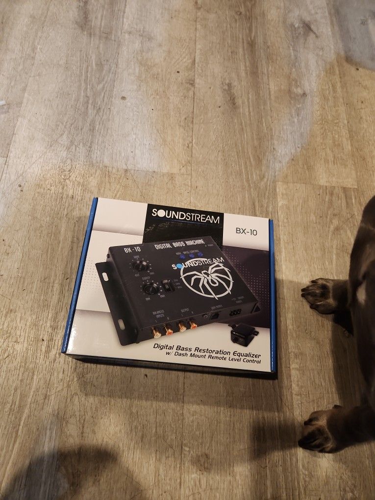 New Epicenter Soundstream With Warranty