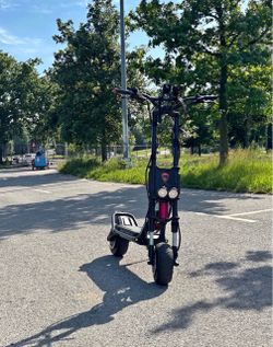 Kaabo Wolf King GT Electric Scooter