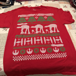 Men’s Size Medium Star Wars Holiday Ugly Sweater T-shirt
