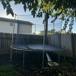 Trampoline 