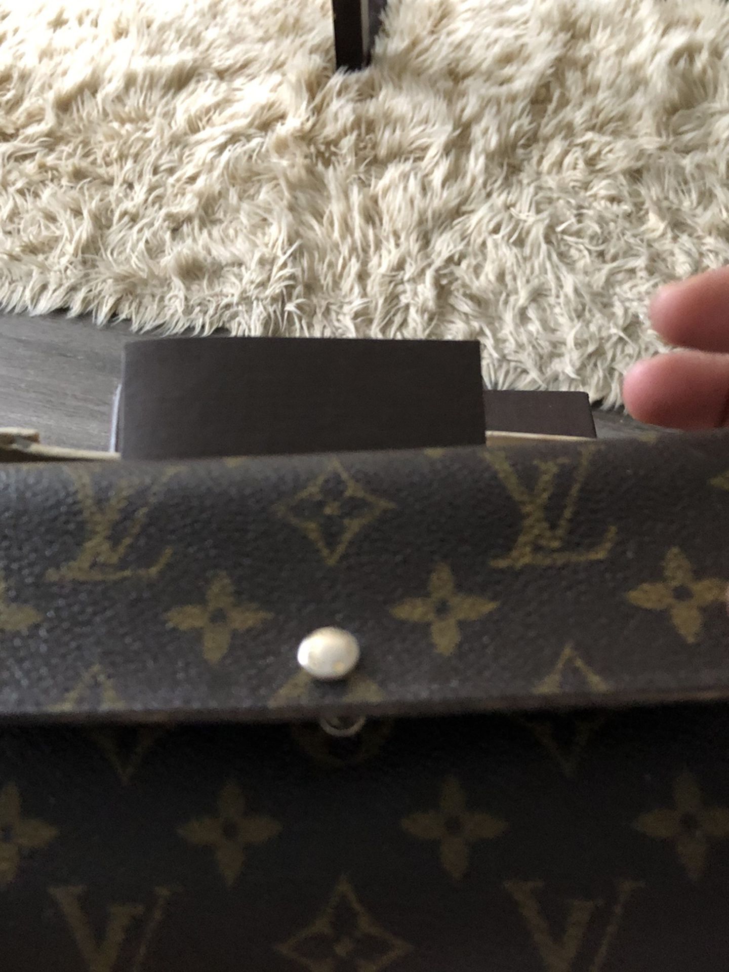Louis Vuitton Long Origami Wallet for Sale in Calumet City, IL - OfferUp