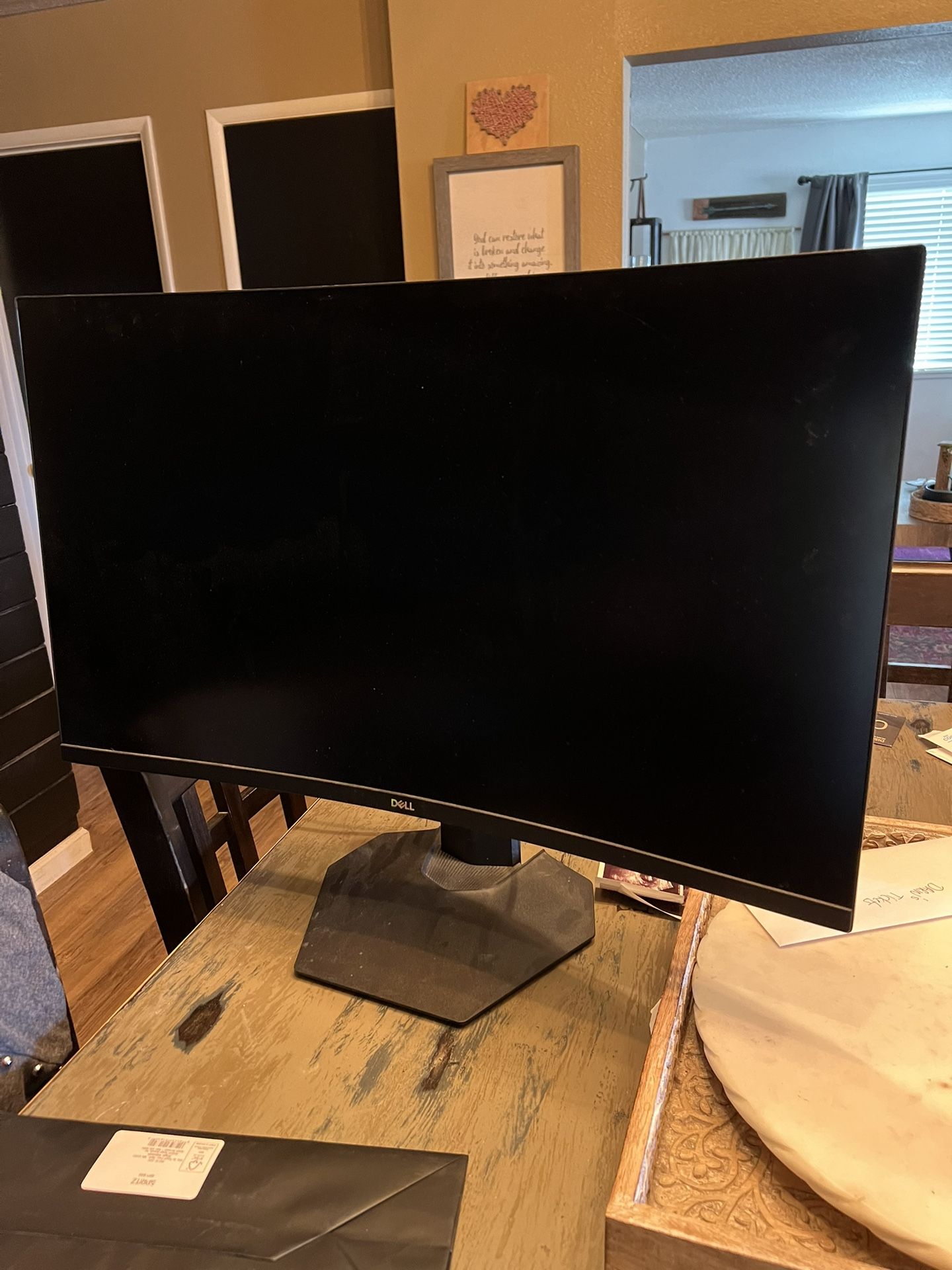 27” CURVED BELL MONITOR