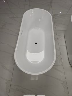 67 Inch Tub New IN BOX