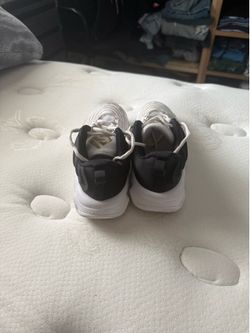 nike white and black gianni’s immortality 4s size 4.5 youth