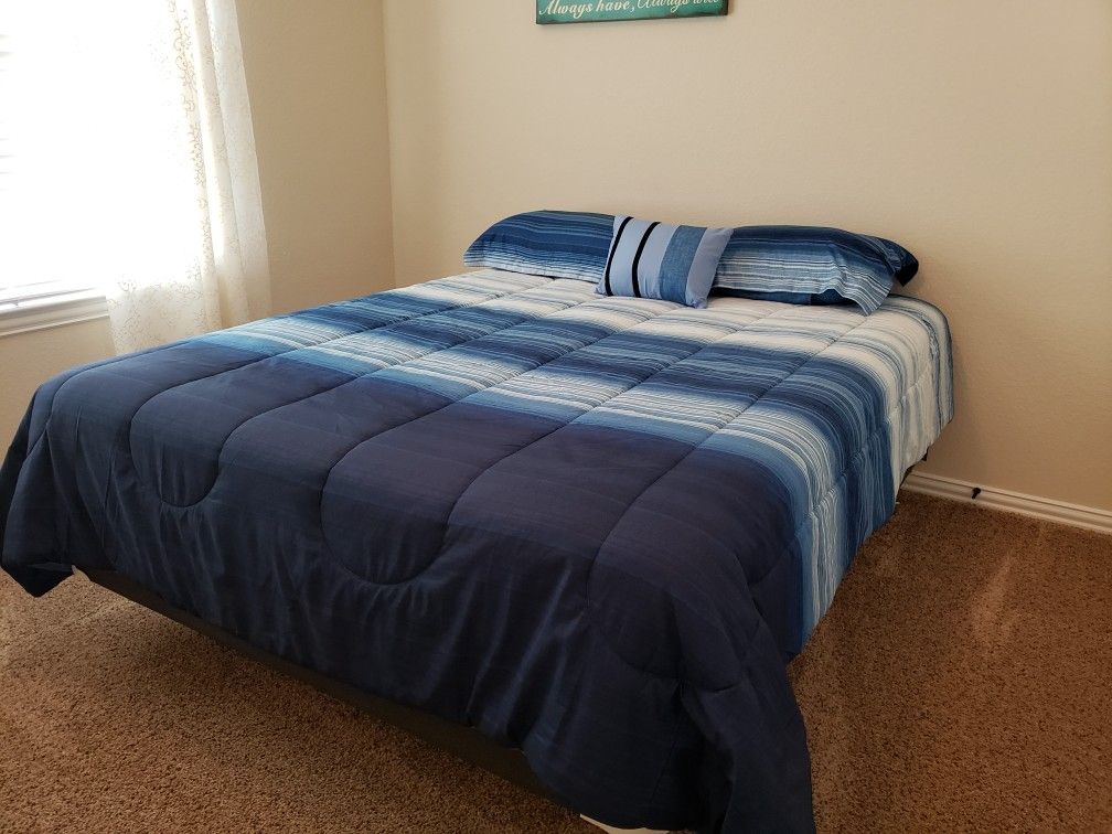 Complete queen bed set