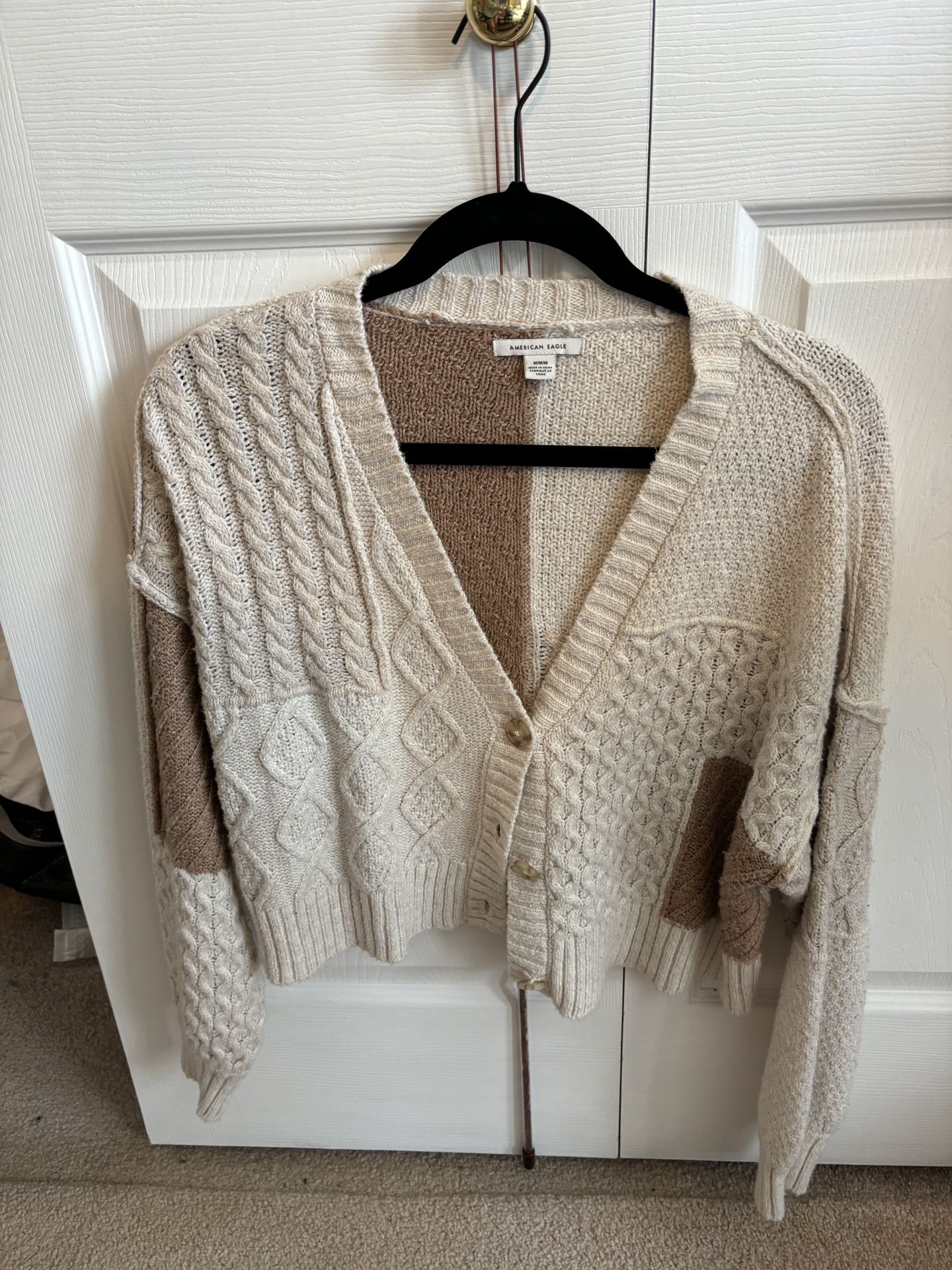 American Eagle Cardigan/sweater