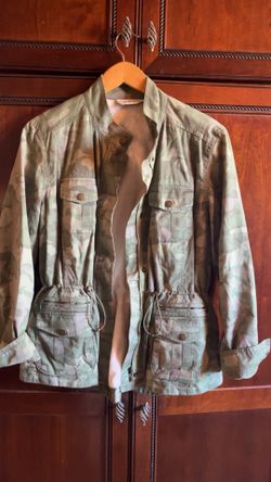 LL Bean Camo Zip Up Jacket Size Medium Women’s 