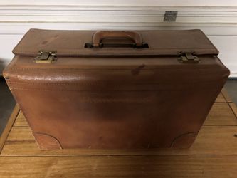 large Leather Vintage BRIEFCASE / TRAVEL CASE Size - 20/8/13.5in