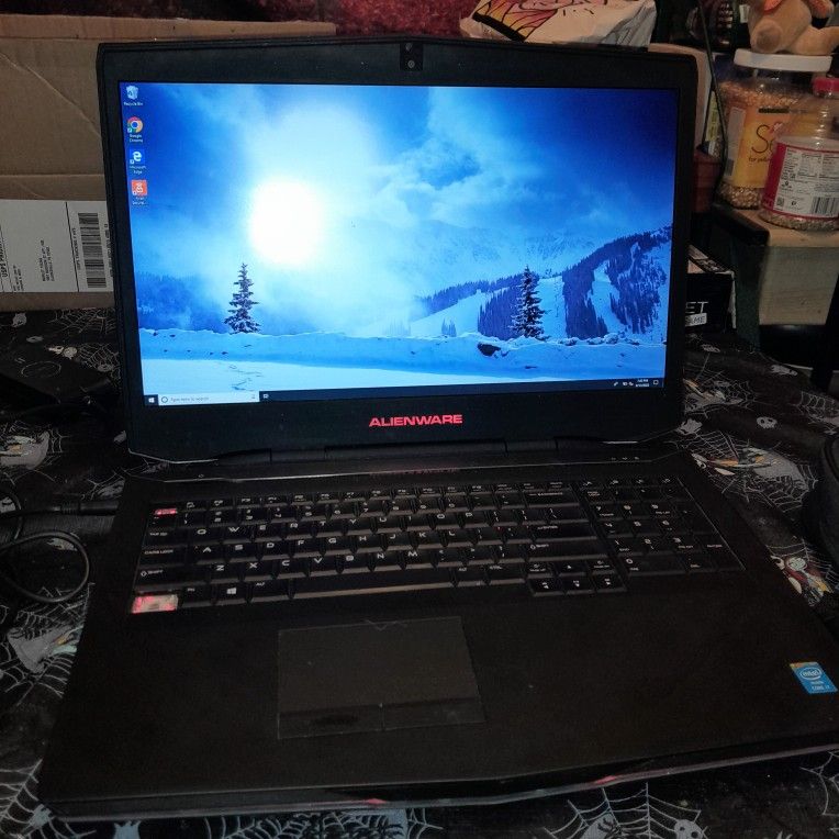 Alienware 17 ( GOOD FOR parts Only)