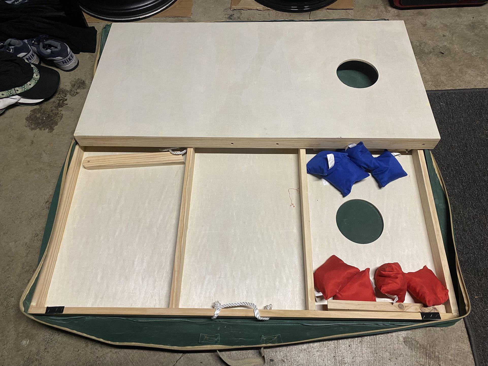 Cornhole Set & Carrying Case