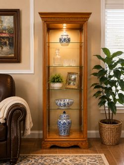 Lighted oak curio cabinet/display case Philip Reinisch Made in USA