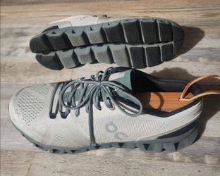 On Cloud Running Shoes Size 10.5 Men's