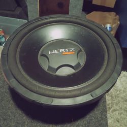 Hertz shallow mount 12" Subwoofer. High Quality 700 Watt RMS. FREE DELIVERY DEMO