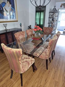 Dining Room Table w/6 chairs