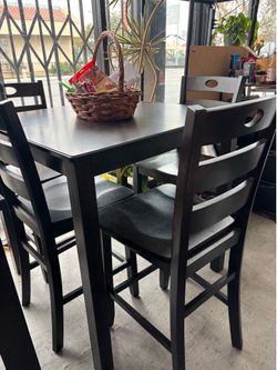 Dining table set with chairs